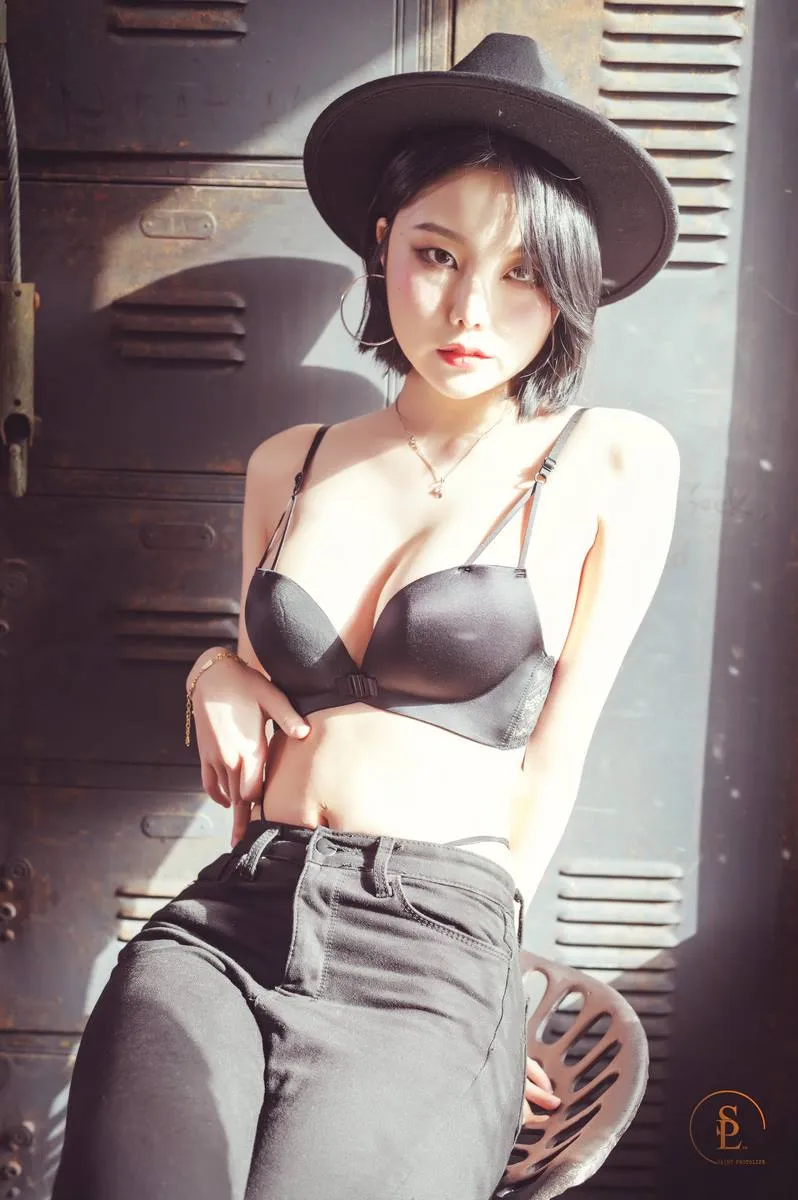 SaintPhotoLife专辑写真