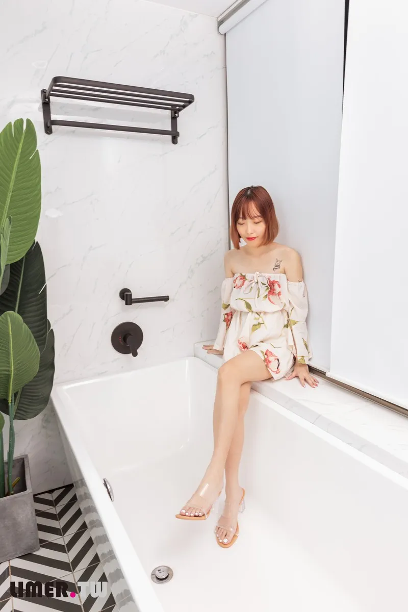 Limerence专辑写真