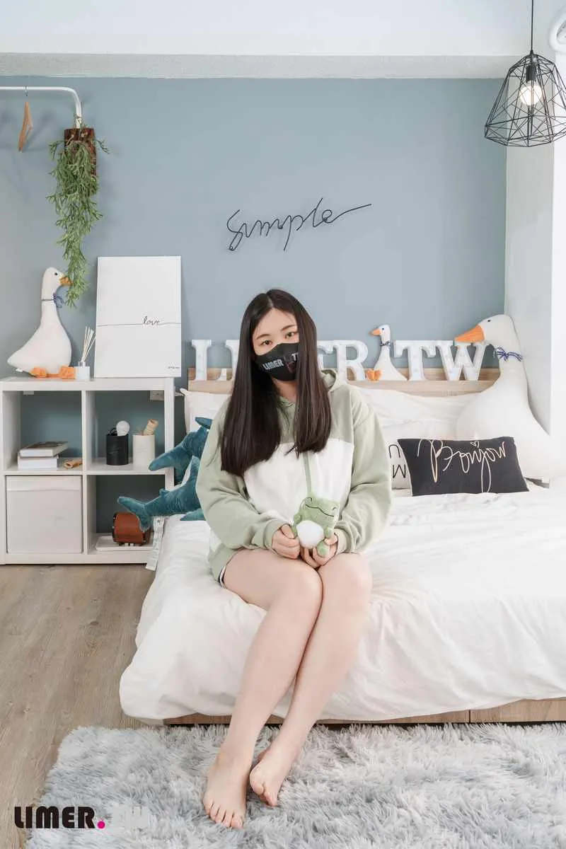 Limerence专辑写真